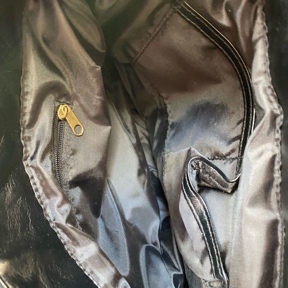 Black vinyl Bag, zipper closure - Picture 5 of 10